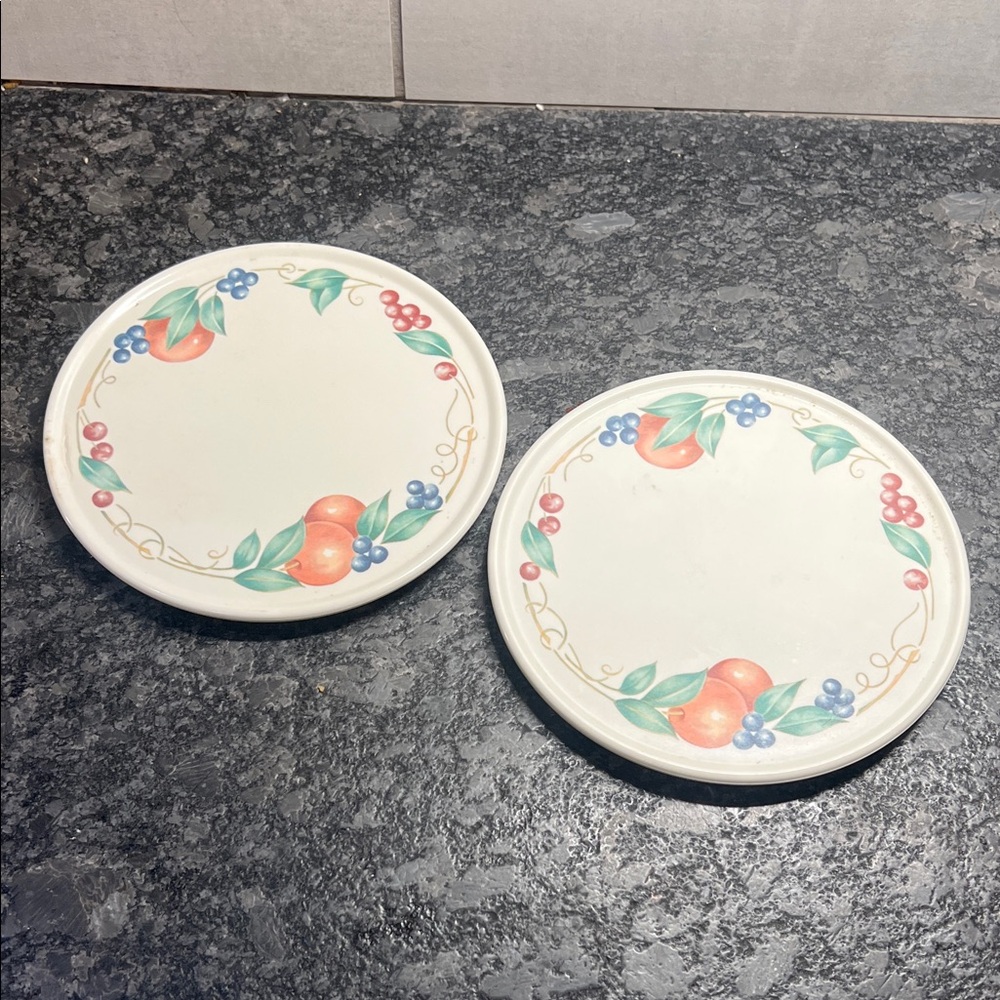 Corelle Abundance Fruit Pattern melamine Trivets - Set of 2. 6.5” round.